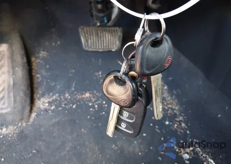 2011 Kia Sorento Lx из США, поврежденный, VIN 5XYKTDA1XBG005167